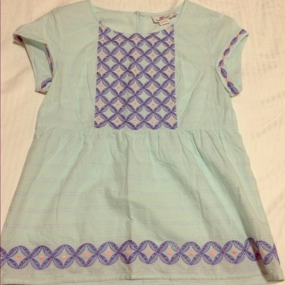 Vineyard Vines embroidered top